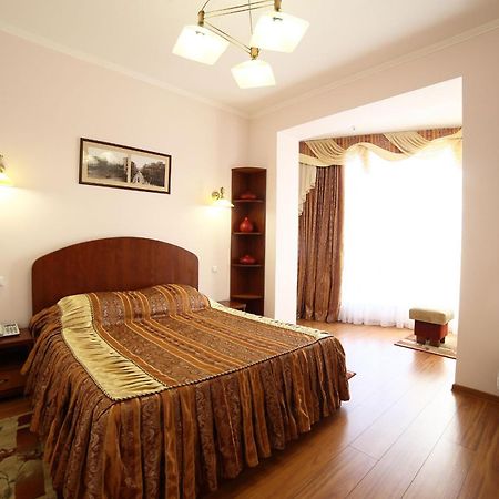 Соняхи Hotel Zimna Voda Exterior foto