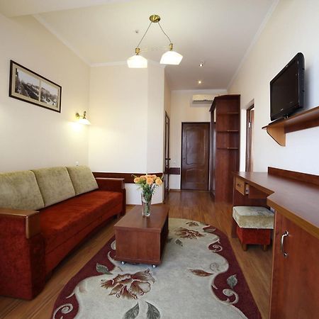 Соняхи Hotel Zimna Voda Exterior foto